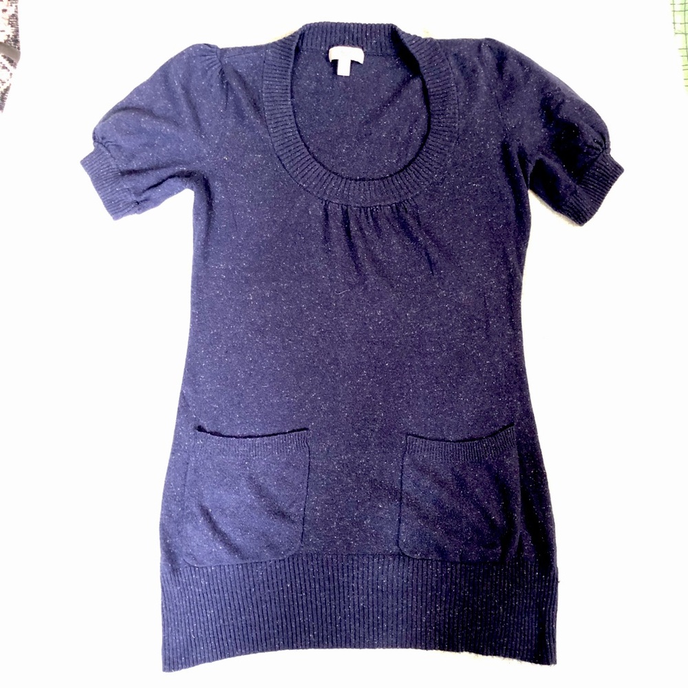 Knit tunic with pockets and small puff sleeve